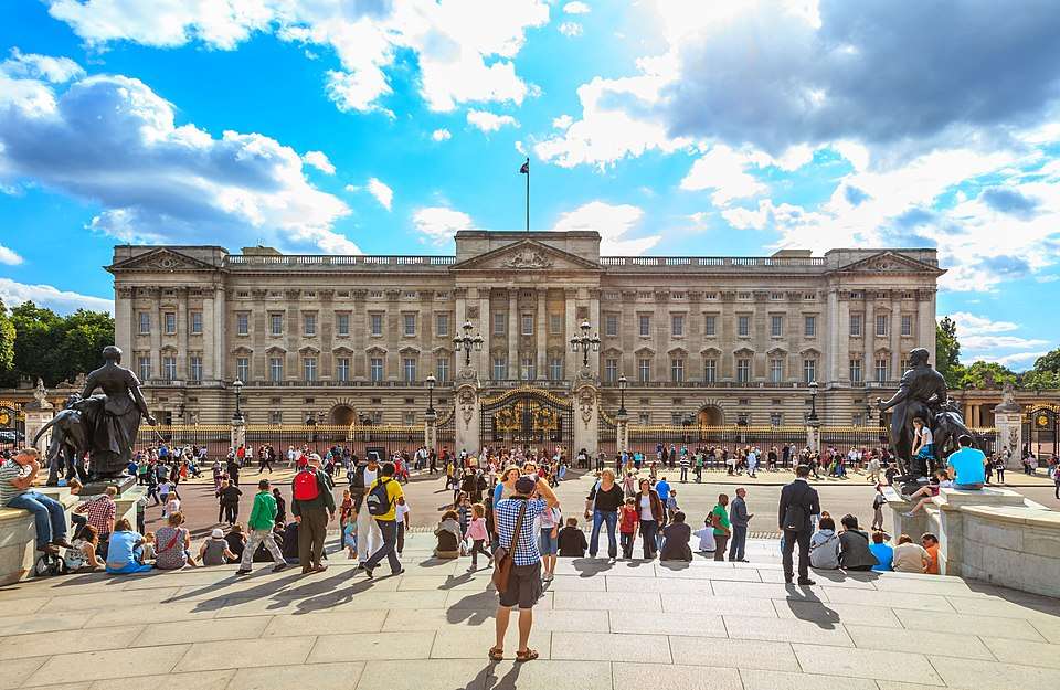 960px-Buckingham_Palace_UK